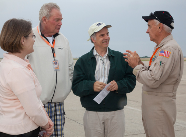 UCAR managers and DC3 PI meet with NASA pilot at Salina airport during DC3