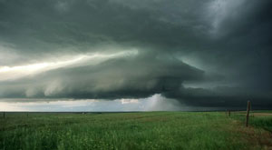  A rotating supercell thunderstorm moves across northeast Colorado. 